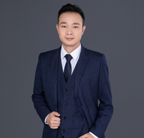 李明